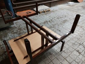 Stůl s otočnými židlemi - 5