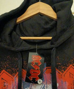 MIKINA AC/DC (vel.XL) - Nabízím novou mikinu slavné skupiny. - 5