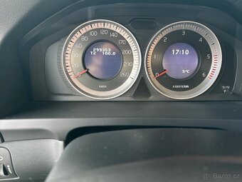 Volvo v60 AWD 158kw - 5