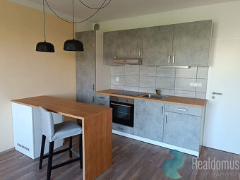 Pronájem, byt 1+kk, 37m2, balkón 6m2, sklep, Husova tř., okr - 5