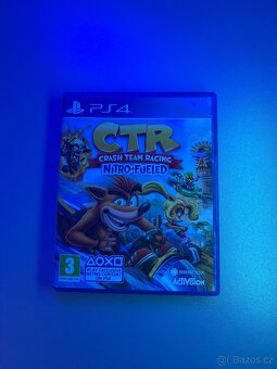 PS4 Pro 1TB + 2 Ovladače Dualshock - 5