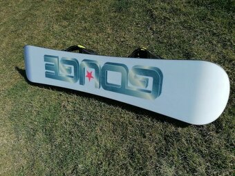 Snowboard 148cm + vázání - 5