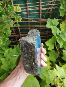 Labradorit - téměř 3 kg (ve tvaru hory) - 5