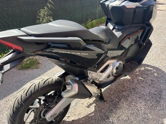Honda Forza 750 ABS,TC (2022) TOP stav, jako nová, 16 tis.km - 5