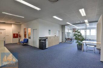 Pronájem kanceláře (294 m2) s variabilní dispozicí, Praha - - 5