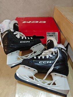 Hokejové brusle CCM jetspeed FT 370 vel. 33,5 - 5