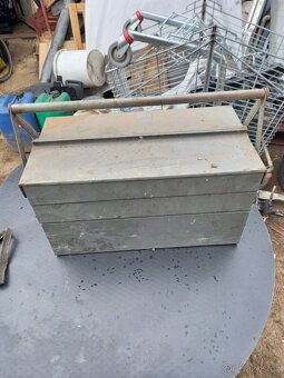 Stary zelezny box na nářadí - 5