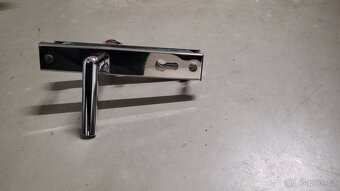 Dveřní bezpečnostní kování - 5