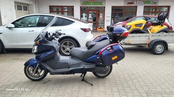 Suzuki Burgman 650, 3 x kufr - 5