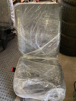 Prodej sedaček v anglické verzi - VW T 5/6 - 5
