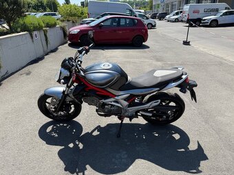 Suzuki Gladius - 5