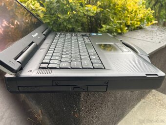 odolný, vojenský notebook PANASONIC CF-53 - 17h baterie - 5