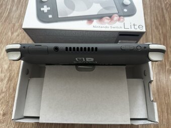 Nintendo Switch Lite + SD karta - 5