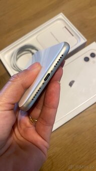 iPhone 11 64GB bily, dobry stav - 5
