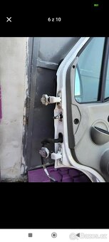 Prodám kompletní dveře P ,strana přední Renault Master Rok - 5