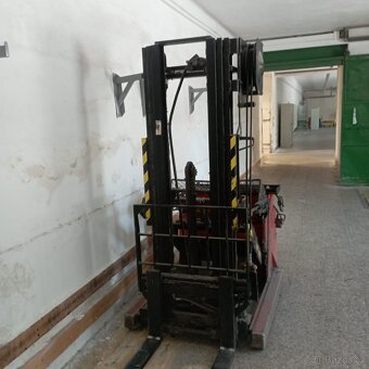 Ruční vysokozdvižný elektrický vozík BT RWE 120 - 5