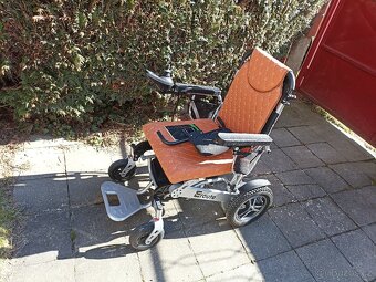 Prodám skládací elektrický invalidní vozík - 5