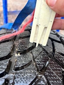 2ks 225/60 R16 zimní pneu Dunlop - 8.5mm jak nové 2018 - 5