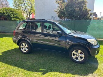 Toyota RAV 4 2.0i - 5