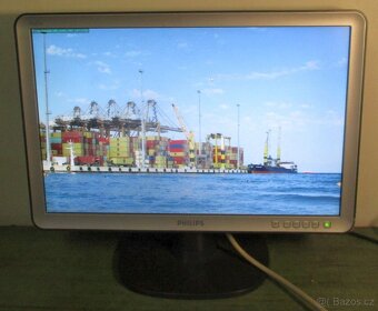 Širokoúhlý LCD monitor PHILIPS 19 palců 1440x900 - 5