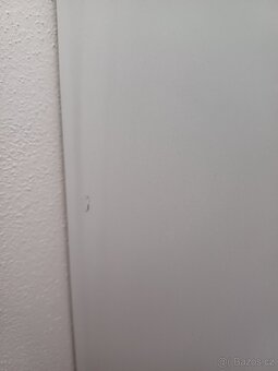 Bílá matná kombinovaná komoda, jako nová. - 5