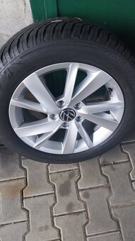 Prodám orig.alu VW s pneu 205/55/16 - 5