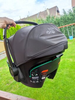 Britax Römer Baby-Safe 3 i-Size – TOP STAV - 5
