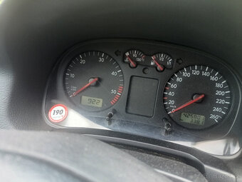 VW Golf 1.9Tdi Klima rok 2003 Kombi - 5