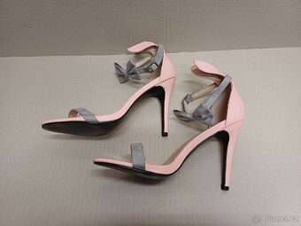 Sandálky na vysokém podpatku vel.40 - 5