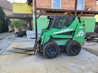 Smykový nakladač Case 85xt vaha 4 nosnost 2T - 5