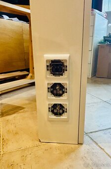 Skříňka nad WC - 5