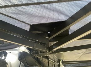 Vějířová markýza na auto - 5