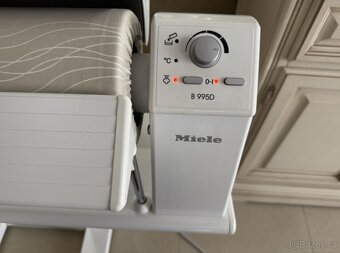 Mandl Žehlička s parním generátorem Miele B995 D, žehlicí st - 5