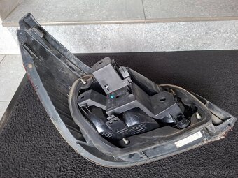 Prodám pravé zadní světlo BMW E60 - 5