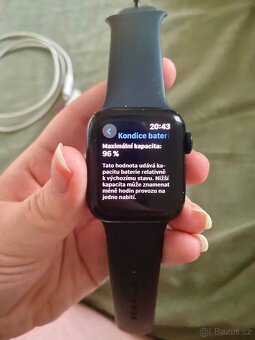 Apple Watch SE (GPS + Cellular) 2. generace 40mm - 5