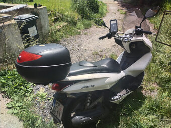 Skútr Honda PCX 125 - 8.6 kW - 5