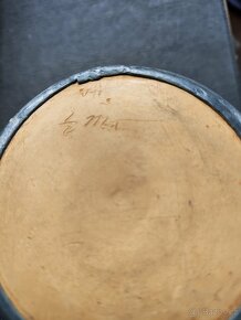 Džbánek 0,7l na víno s cínovým víčkem, s reliéfním dekorem - 5