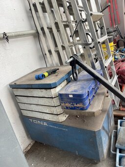 Nářadí - vozík na autogen, rolny, žebříky, elektrody, svěrky - 5