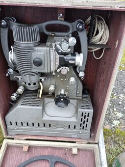 Promítačka , Americká kamna - 5