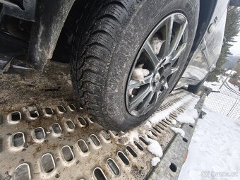 Saab 9na3 2,0 110 kW. R.v 2003 po nehodě na předek - 5