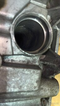 Horní olejová vana BMW N63B44 - 5