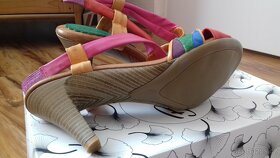 Dámské vícebarevné sandály Betty London POULOI - 5