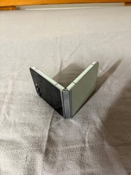 Samsung Z Flip5 512GB - 5