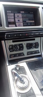 Jaguar XF 3,0 S nafta  RV 2015 - 5