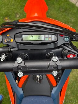 KTM SMC 690 R 2024 - 5