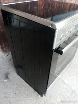 Elektrický sklokeramický sporák Gorenje( nerez+černá ) 60 cm - 5