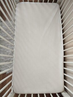 Dětská postýlka včetně roštu, matrace, prostěradel - 5