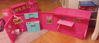 Karavany a Auto pro Barbie - 5