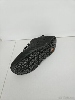 Hoka Bondi SR - 5