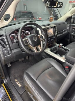 Prodám Dodge RAM 1500 LARAMIE 4x4 2018 Top stav - 5
